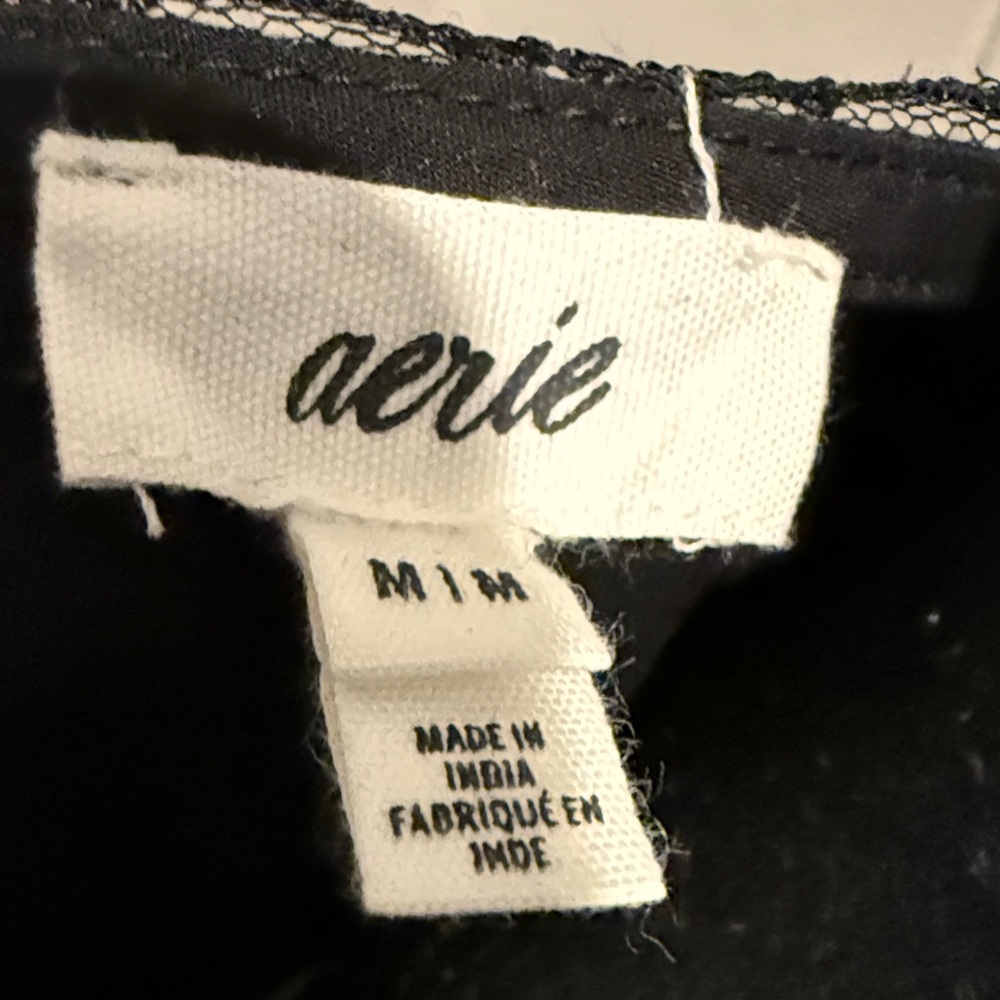 B36 aerie Women’s Medium Black Tie-Front Tank Top - Picture 2 of 8